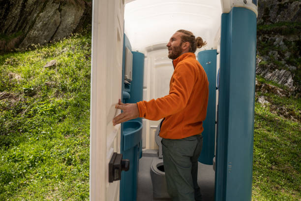 Best Portable toilet rental cost  in Rosemont, CA